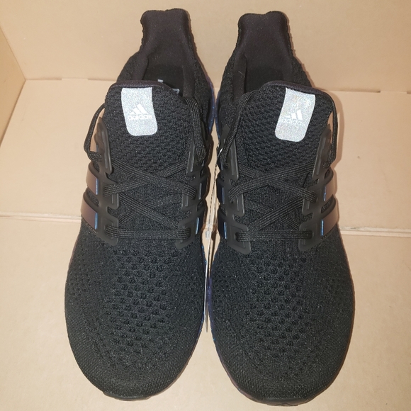 ADIDAS UltraBOOST 5.0 DNA Black MEN'S Sizes 9.5 & 10.5 New without Box - Picture 4 of 9